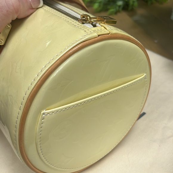 Louis Vuitton Perle (crème ) monogram vernis handbag - Picture 15 of 17